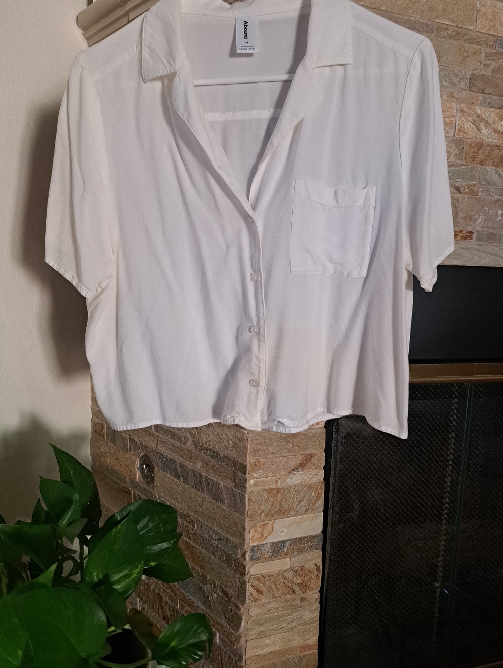 Abound Women's Cream Short-Sleeve Button Shirt Size M